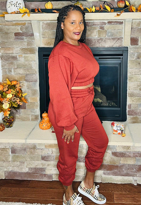 Cropped pullover and jogger set