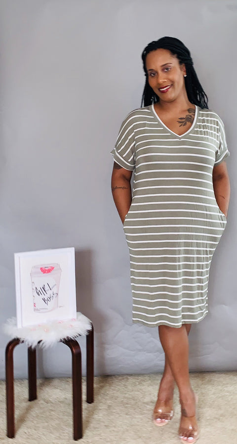 On the Go V-Neck Dress w/pockets